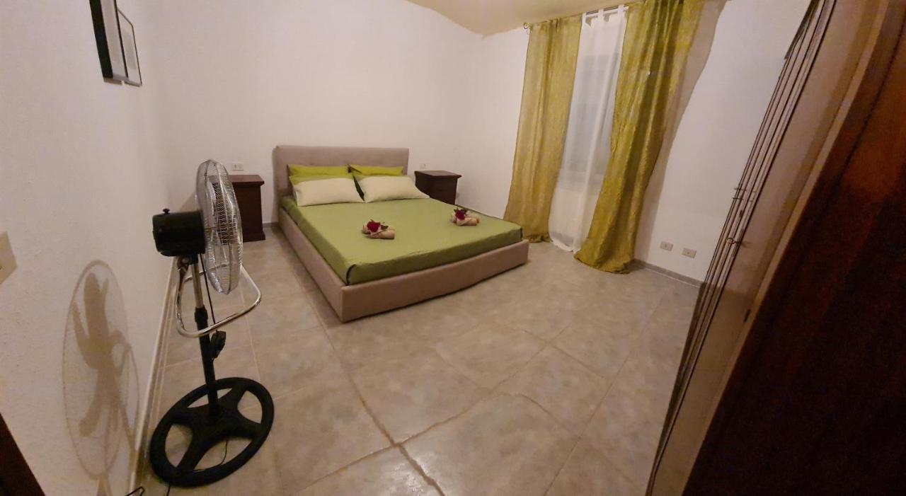 Kolbe'S House Apartment Siniscola Bagian luar foto